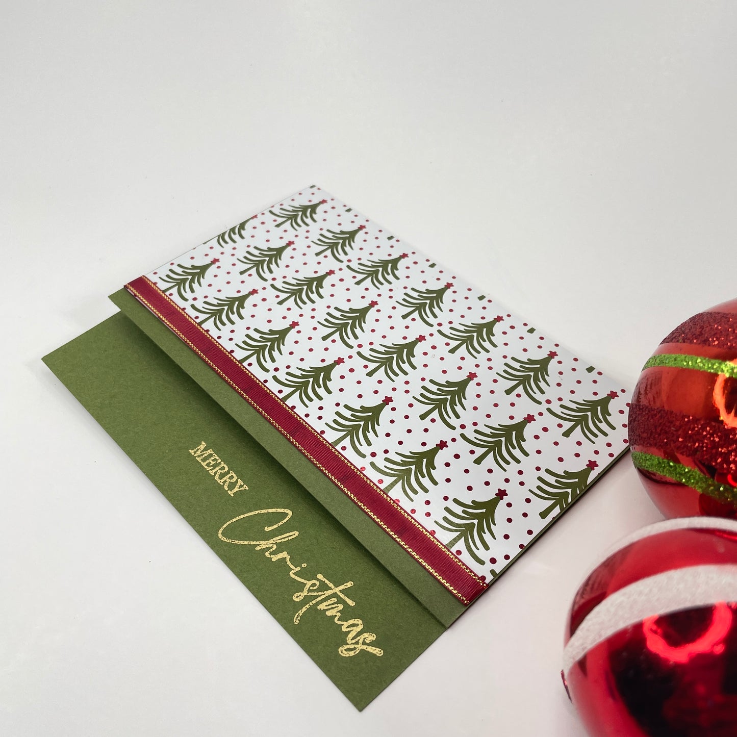 A Festive and Elegant Design - Christmas Tree Card